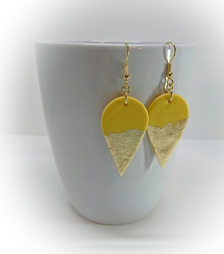 Boucles d'oreilles gouttes inversées jaunes