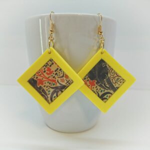 Boucles mousse Natura carrées jaunes