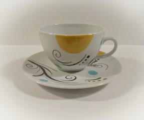 tasse et sous tasse arabesques